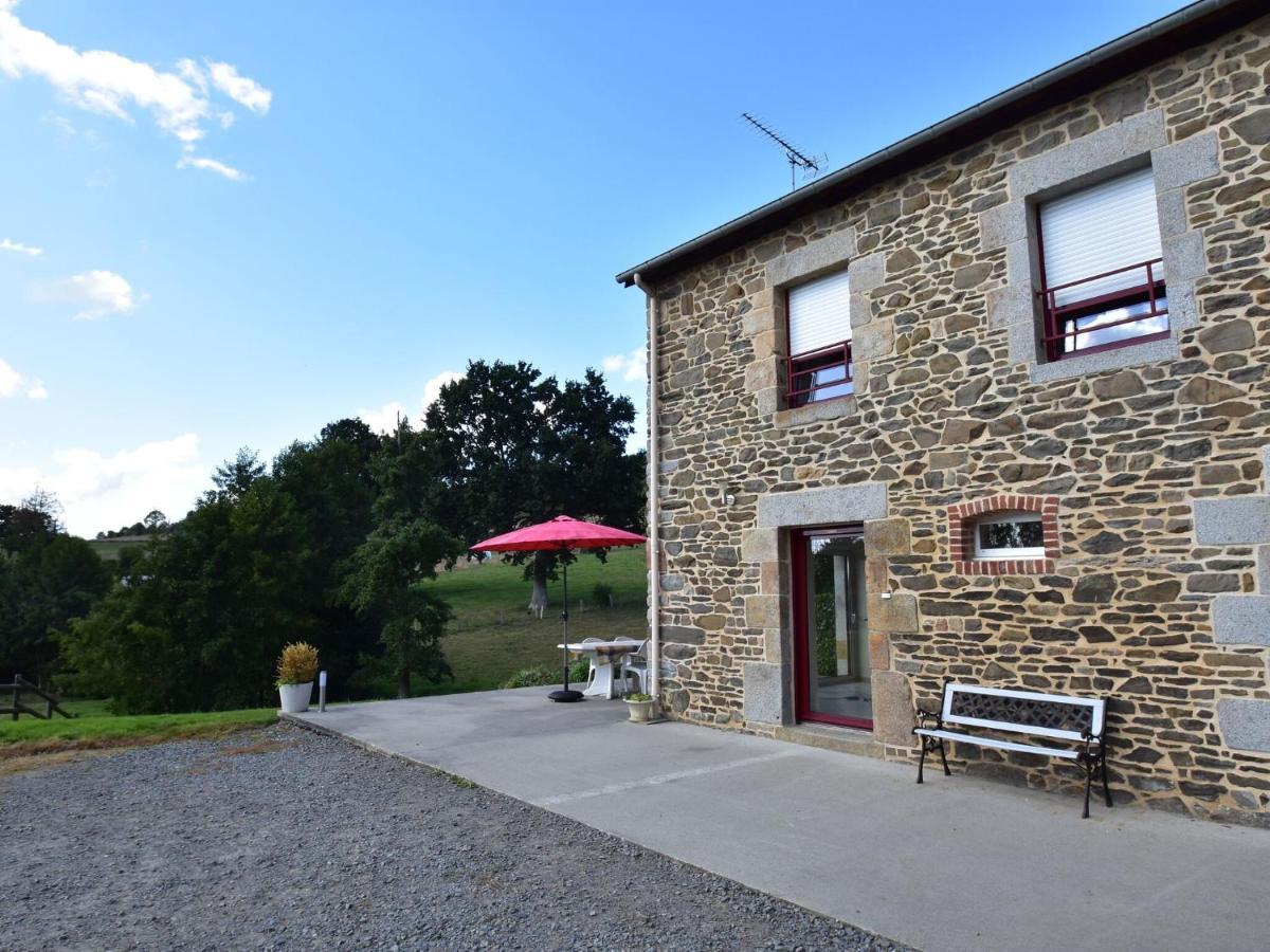 Cosy Chalet With Private Garden In Normandy Isigny-le-Buat エクステリア 写真
