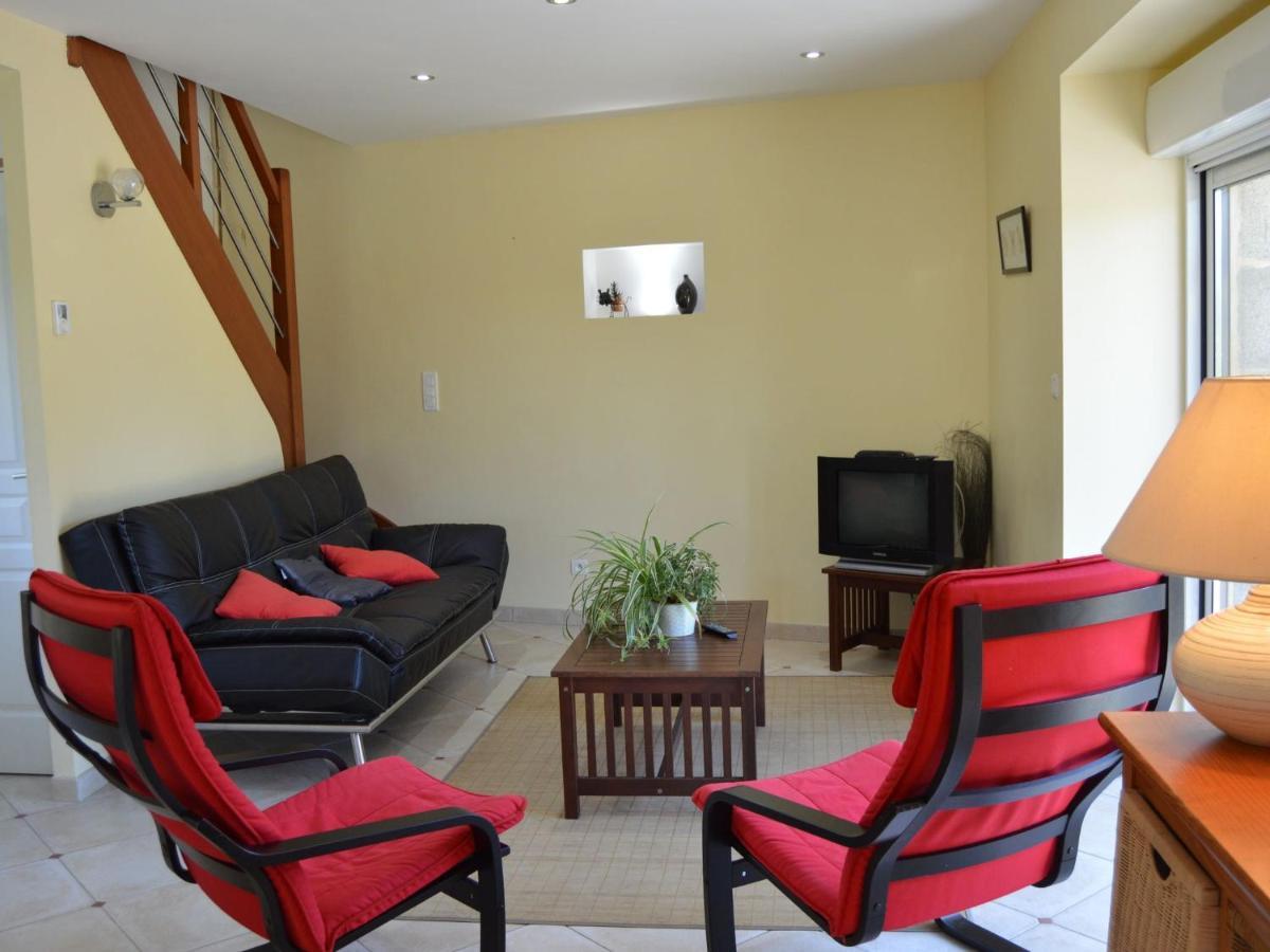 Cosy Chalet With Private Garden In Normandy Isigny-le-Buat エクステリア 写真