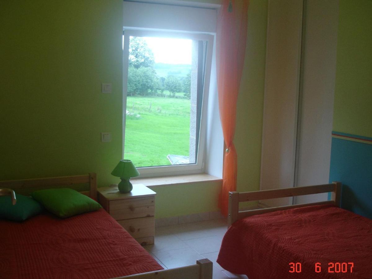 Cosy Chalet With Private Garden In Normandy Isigny-le-Buat エクステリア 写真