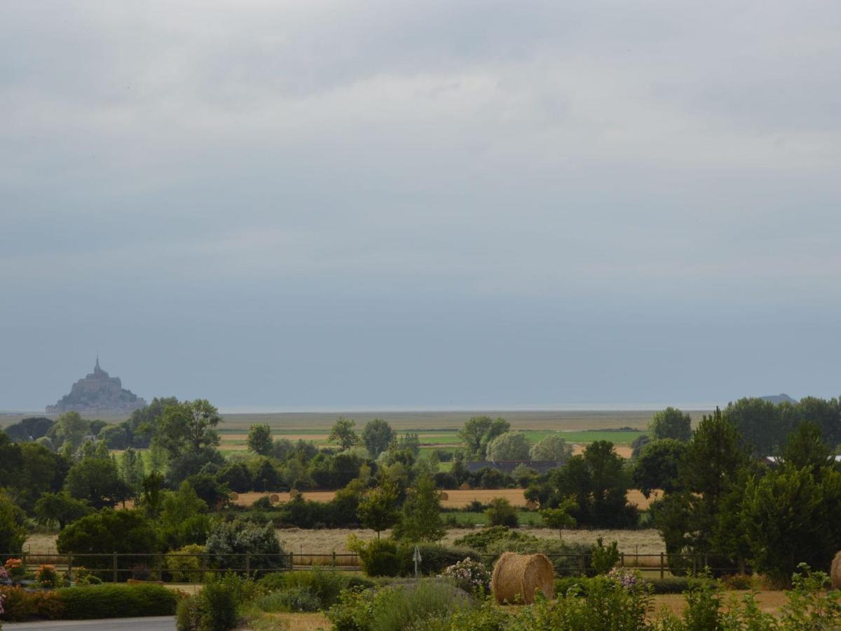 Cosy Chalet With Private Garden In Normandy Isigny-le-Buat エクステリア 写真
