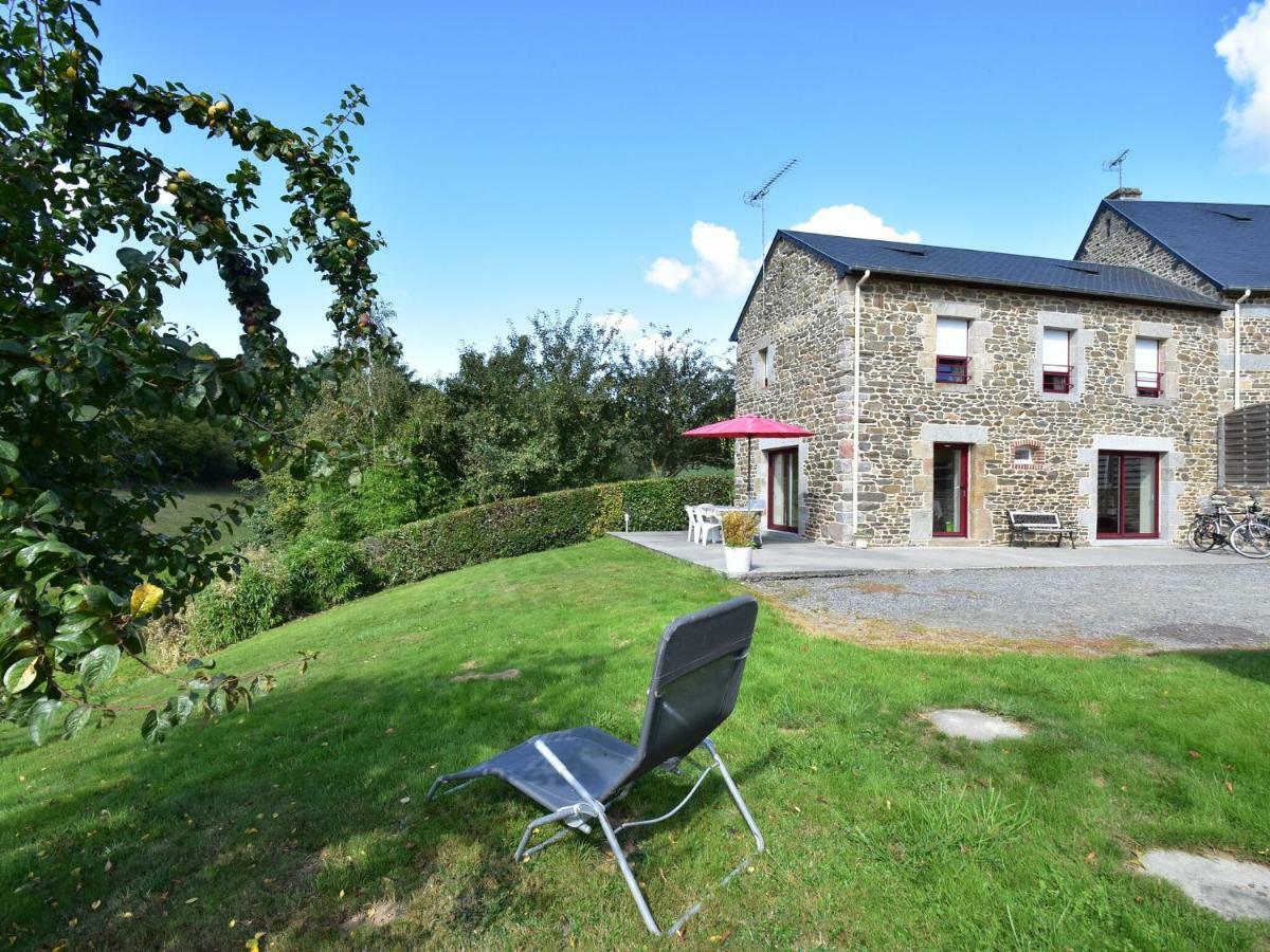 Cosy Chalet With Private Garden In Normandy Isigny-le-Buat エクステリア 写真